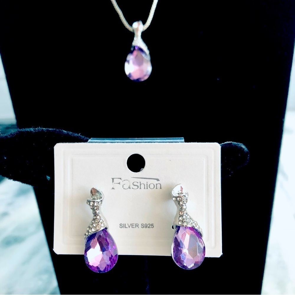 Purple Amethyst and Silver Water Drop Necklace And Earrings Jewelry Set - Picture 5 of 12